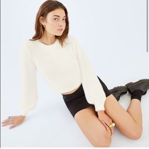 Aritzia - Sunday Best “kitten sweater” 🤍🐈 Size M